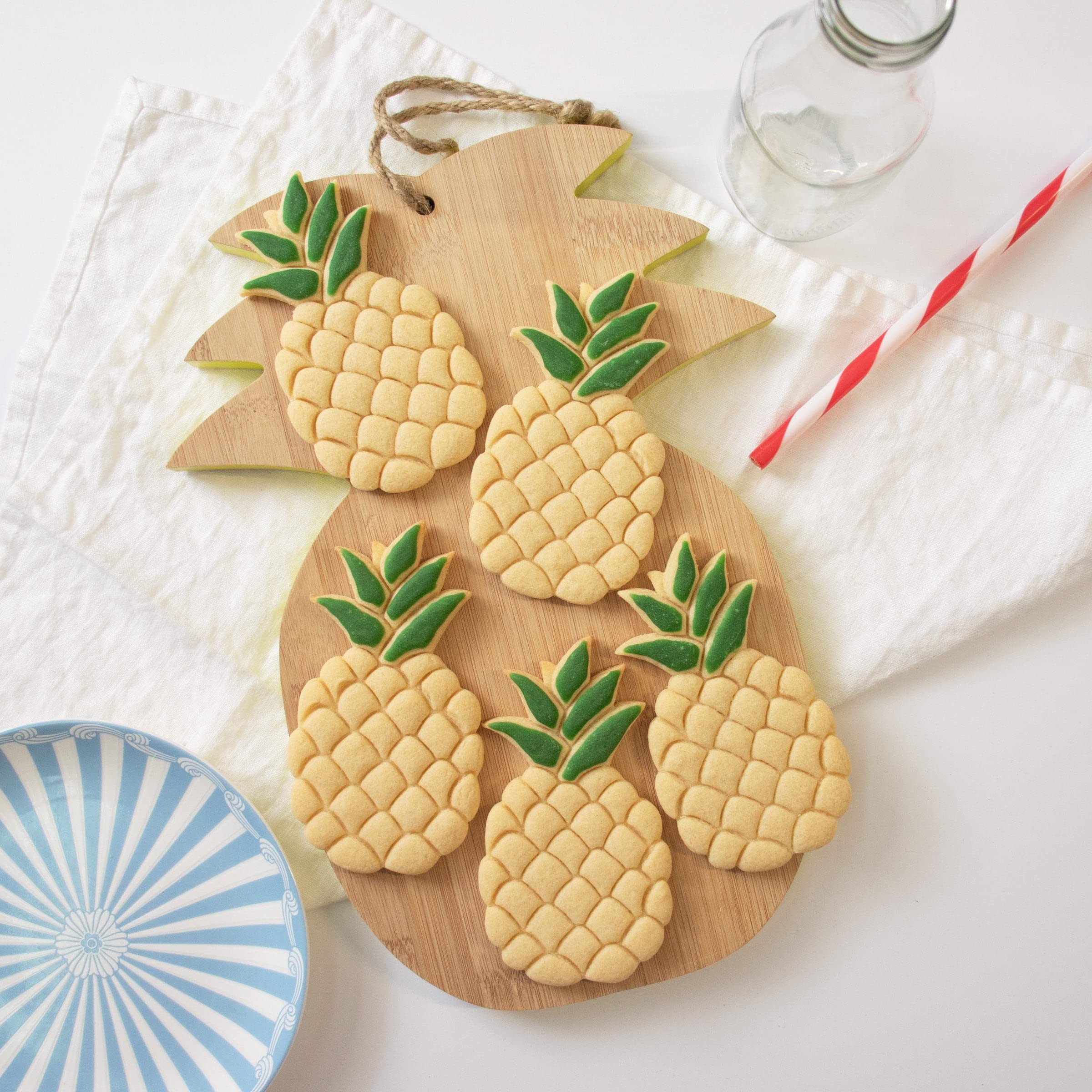 Amazon | BAKERLOGY パイナップル クッキー型｜南国テーマのパーティー